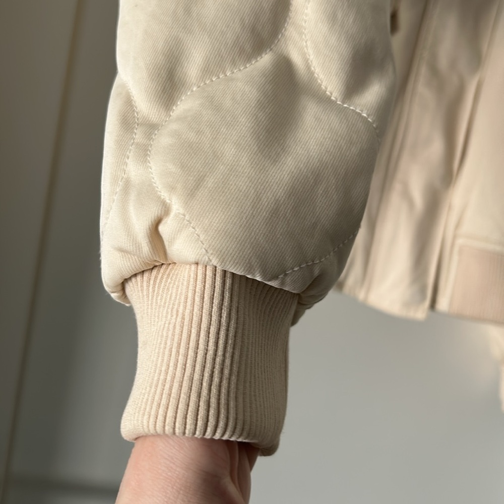 Practically new Universal Threads Bomber Jacket - Picture 4 of 4
